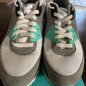Nike Air Max 90 'Hyper Turquoise' Mens Sneakers size 9. Womens size 10.5